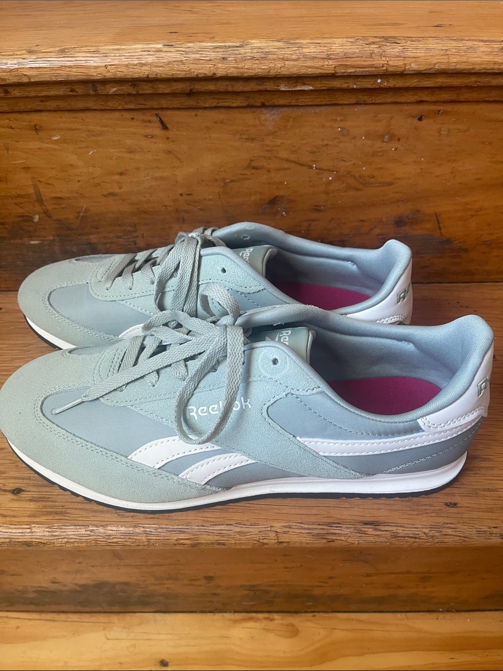 Reebok Women's Mint Green Sneakers with White Accent size 11